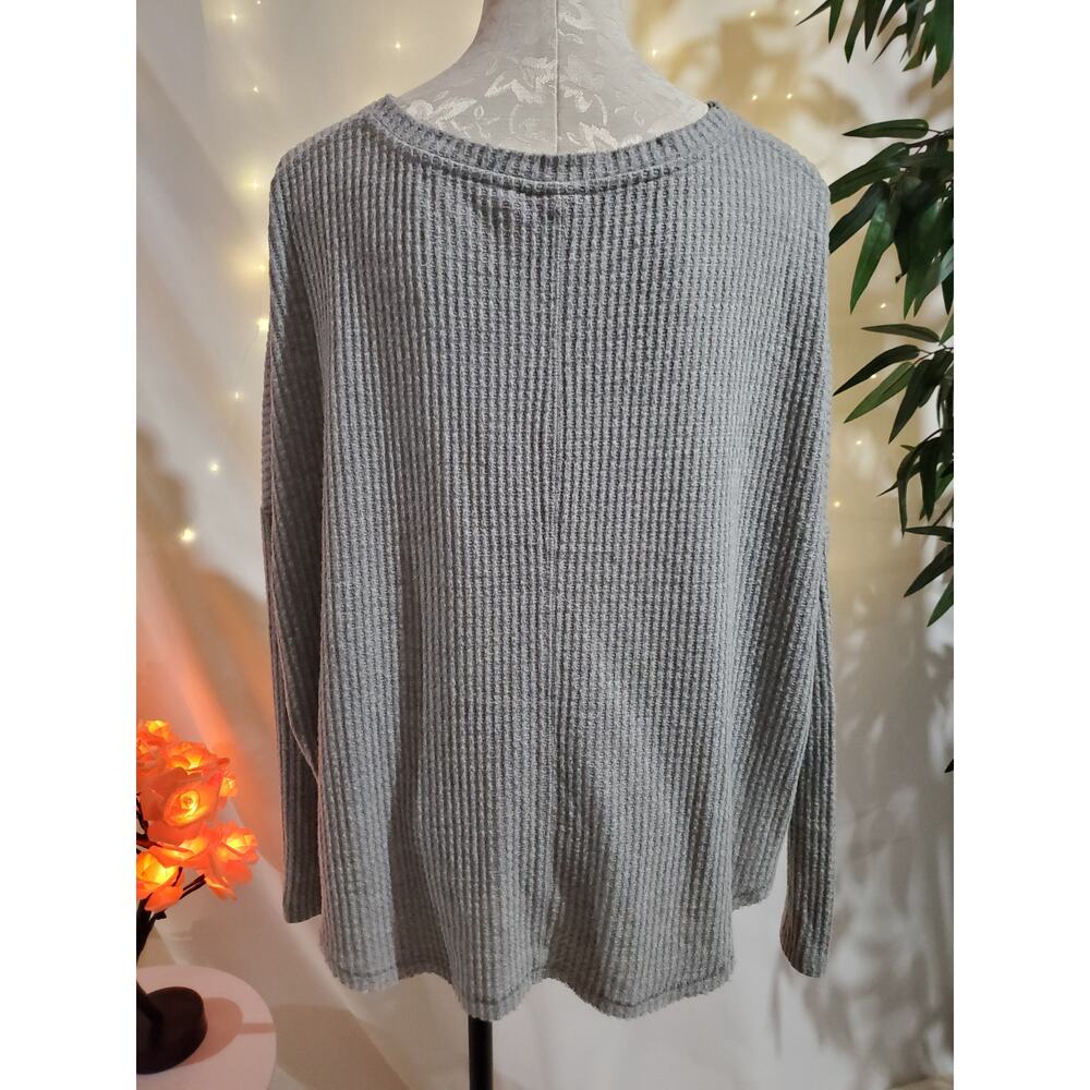 Out from Under UO Jojo Oversized Gray Thermal Button Front Top Womens Size S - Picture 4 of 9